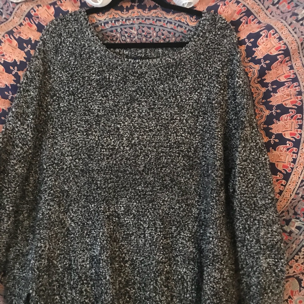 Black and gray sweater